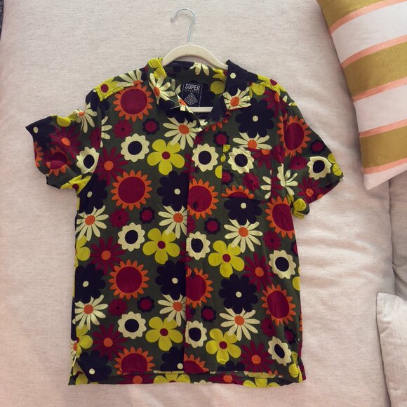 70s Inspired Button DOwn Shirt By Super Massive (Size Medium) - Picture 2 of 8